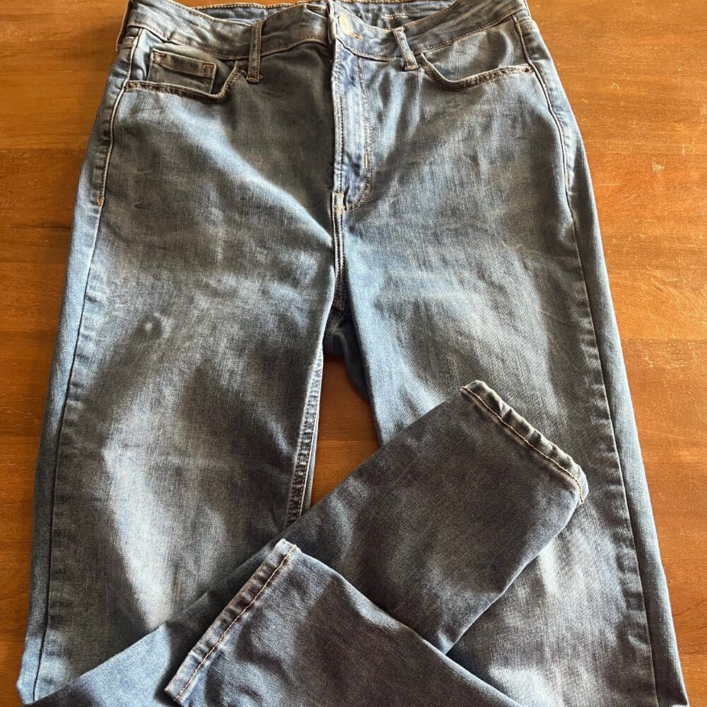 Old Navy Rockstar Distressed Jean Size 8-12 Super Skinny Stretch Denim 28" ins.